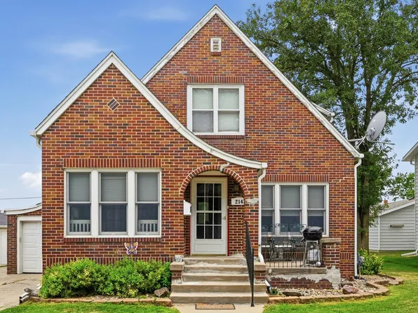 214 N Main St, Carroll, IA 51401