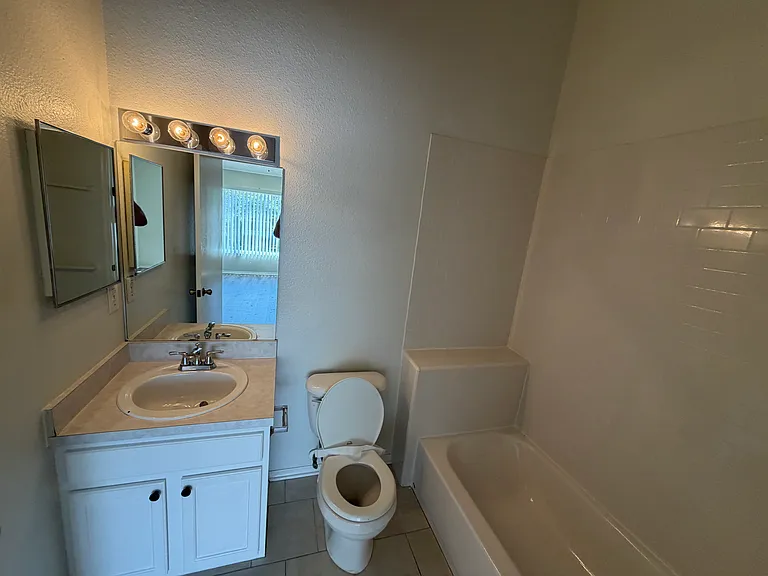 Bedroom #1 bathroom
