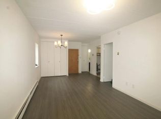 65-09 242nd St #5D, Little Neck, NY 11362