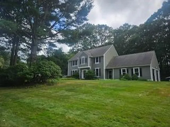 35 Sheep Farm Dr, East Greenwich, RI 02818