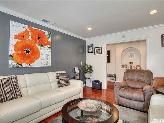 5th image of 3153 Hogarth Dr