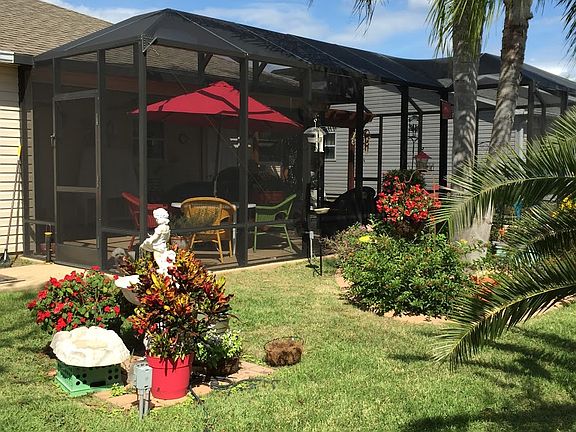 lots of privacy in backyard