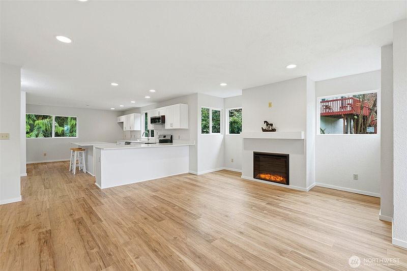 3rd image of 4404 Terrace Drive #8