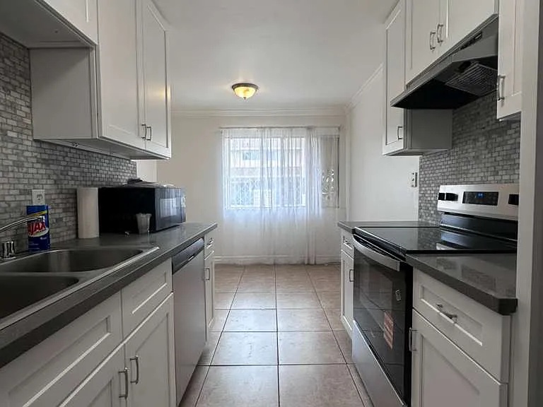 121 Sinclair Ave #233 — Photo 4