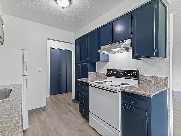 15220 SE Stark St #1-21 — Photo 9