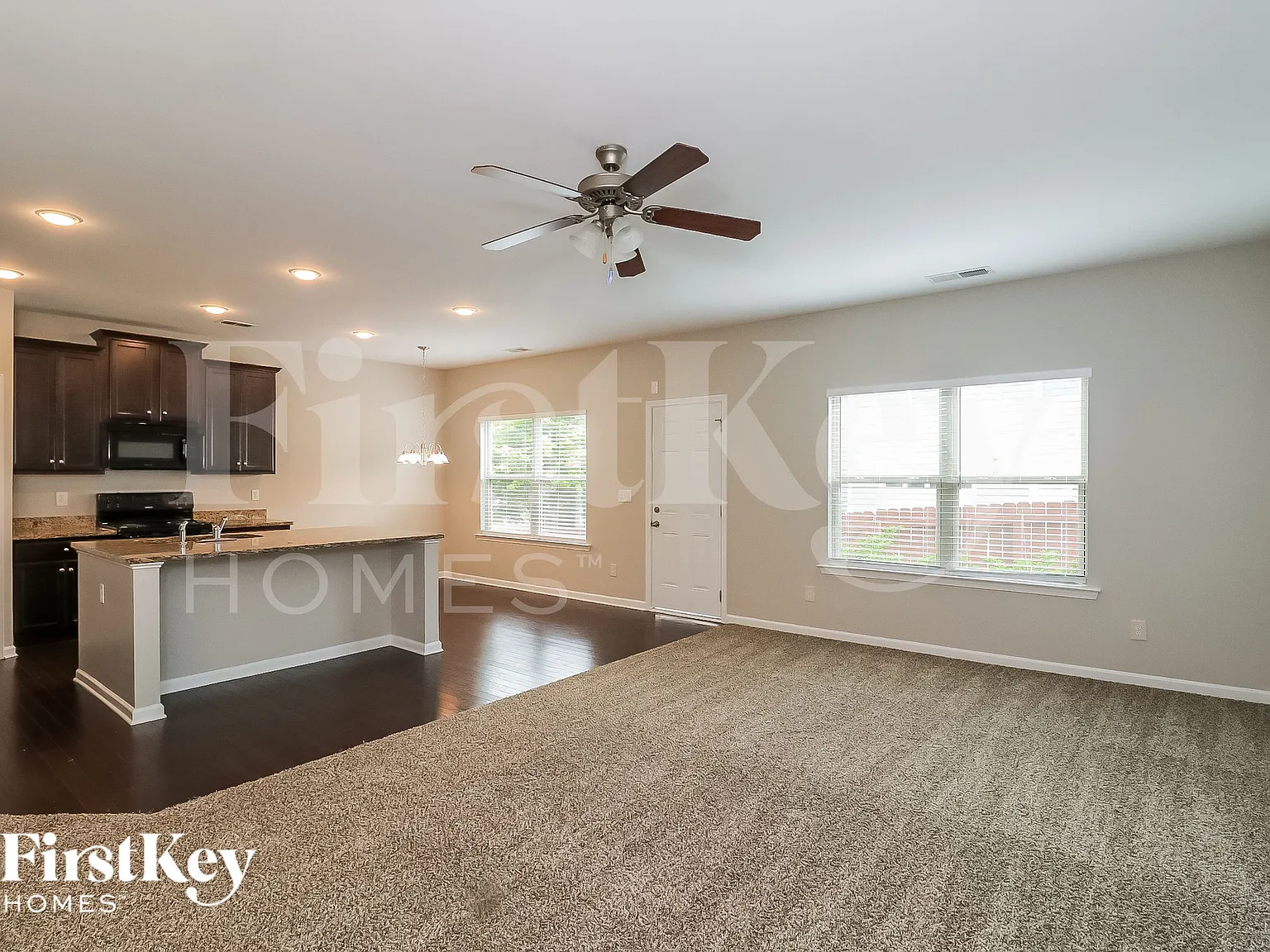 3 bed, 2.5 bath, 2221 sqft, $2,195 — Photo 3