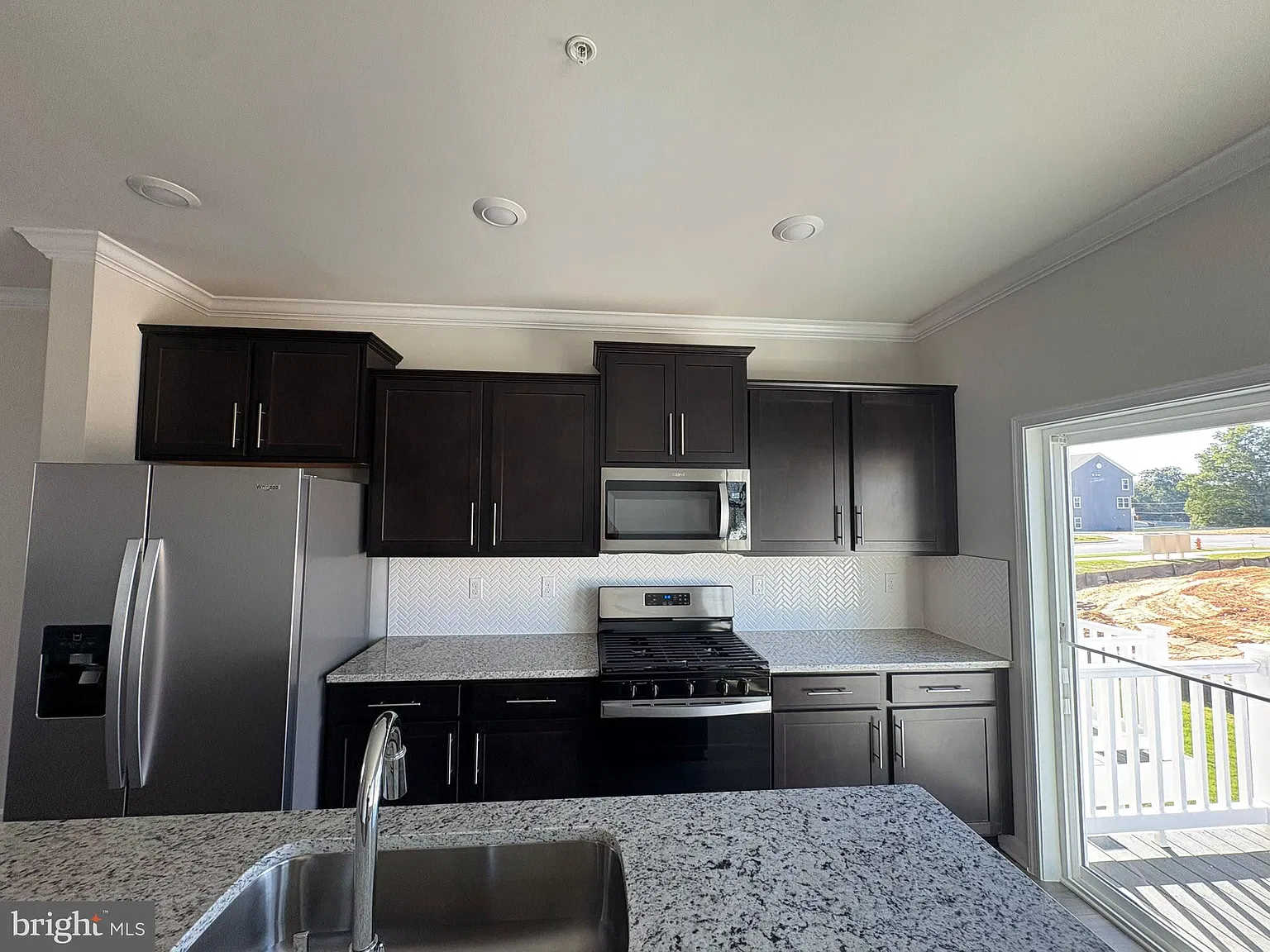 4 bed, 3.5 bath, 1970 sqft, $3,195 — Photo 4