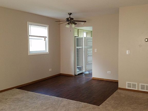 3rd image of 823 Belle Plaine Ave