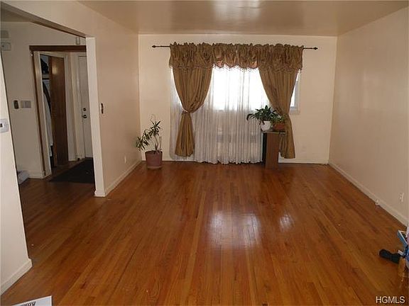 4th image of 268 Bedford Ave