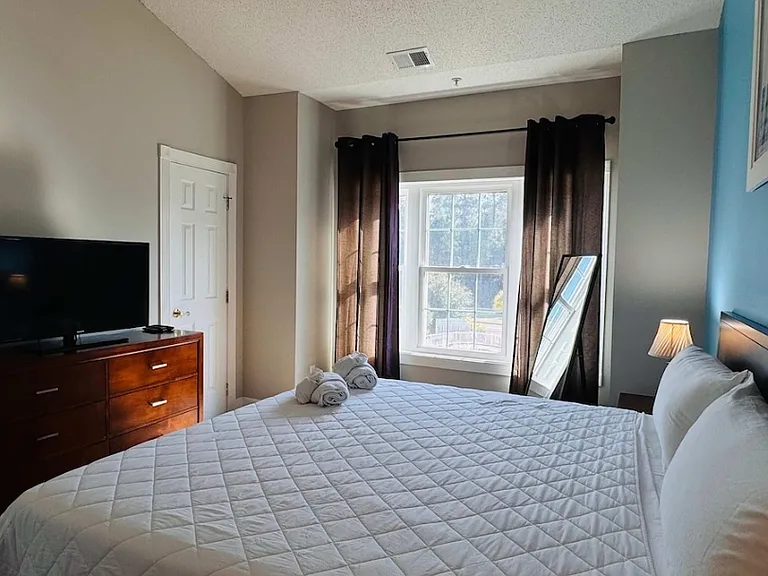 4870 Dahlia Ct #302 — Photo 8