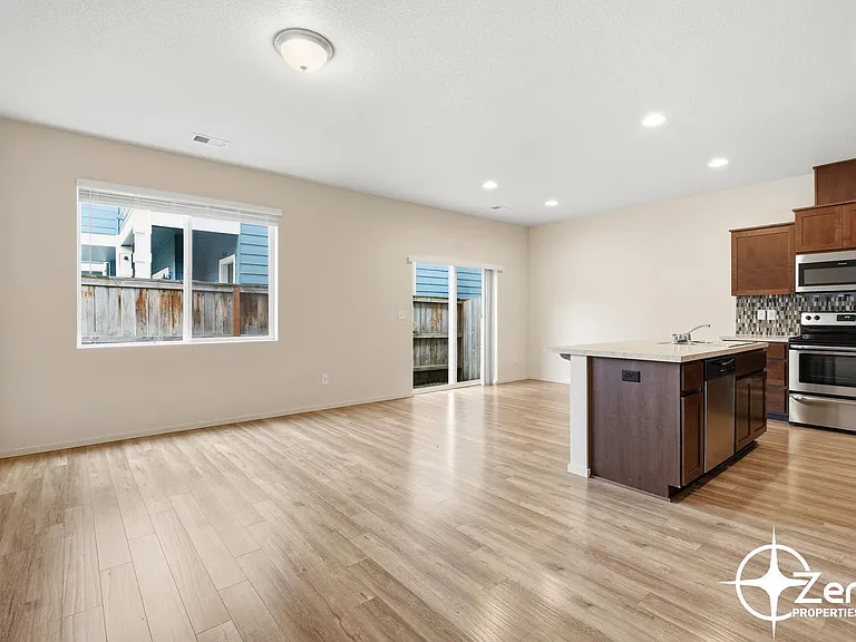 1400 NE 85th Way — Photo 8