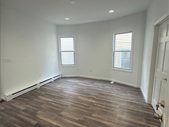 3rd image of 20 N 18th St Floor 2