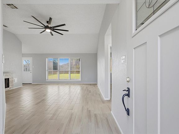 4th image of 1909 Wildwood Dr
