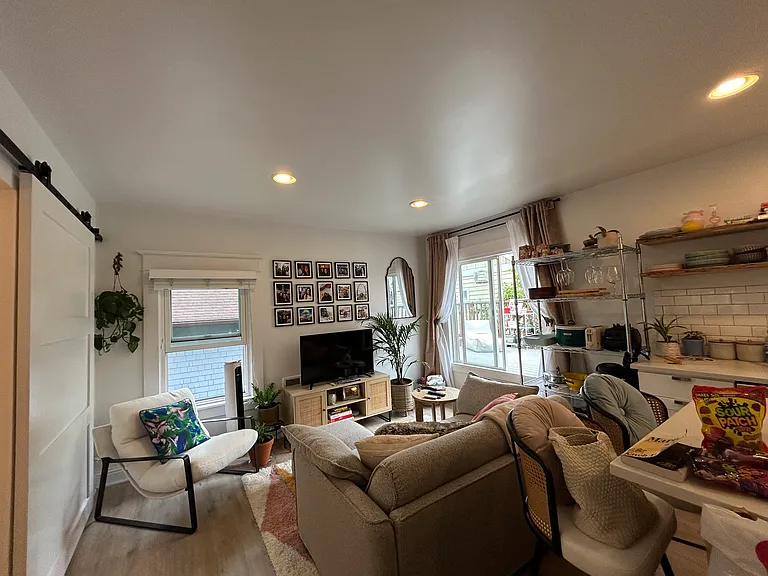 4226 Winslow Pl N #A — Photo 23