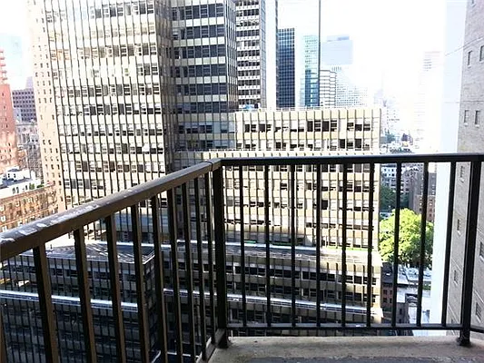 Rented by R New York | media 13