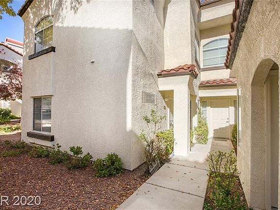 5th image of 2975 Bluegrass Ln APT 1211