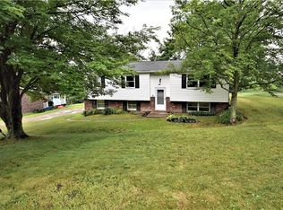 615 Whistler Dr, Rochester, PA 15074