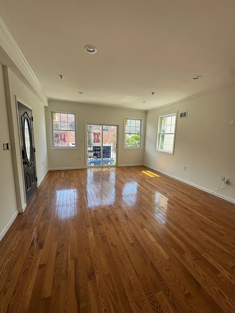 Building Photo - 189 Terrace Ave #1