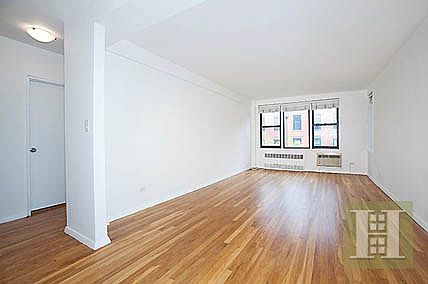 5th image of 211 E 18th St APT 4C