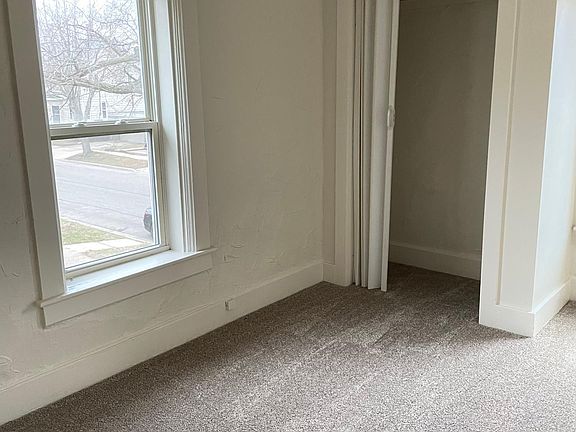 4th image of 1005 Court St