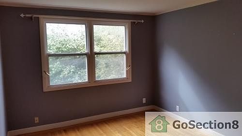 3rd image of 2657 Leavenworth St Floor 2