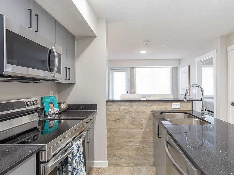 181 Skyview Bay NE — Photo 13