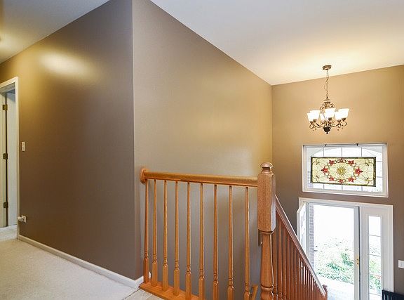 2nd image of 552 E Saddlebrook Ln