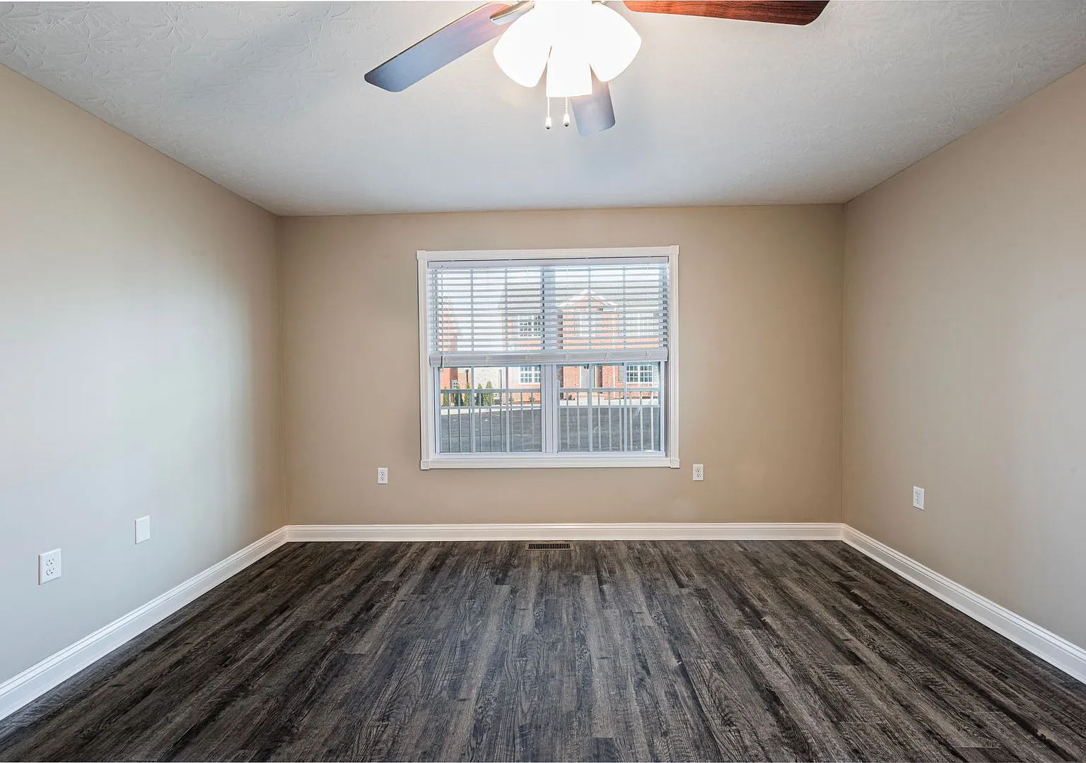 131 Audley Court 423 — Photo 4