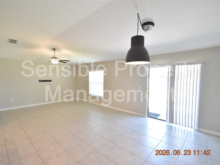 13021 Meadow Pond Pl — Photo 2