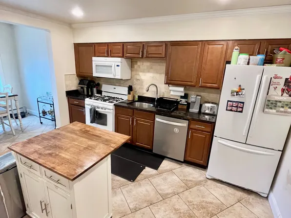 716 E 6th St #1, Boston, MA 02127