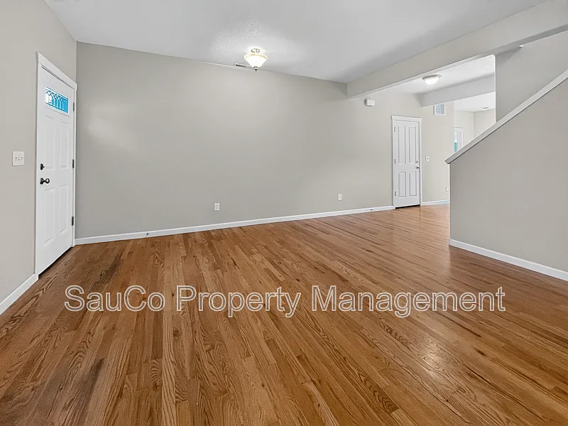 4 bed, 2.5 bath, 1670 sqft, $2,625 — Photo 4