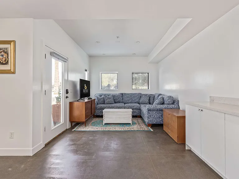 1017 E Garfield St #B — Photo 3