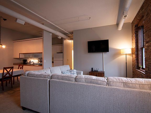 3rd image of 122 N 11th St APT 404