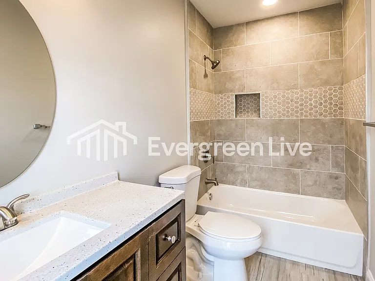 427 N Streeper St — Photo 9