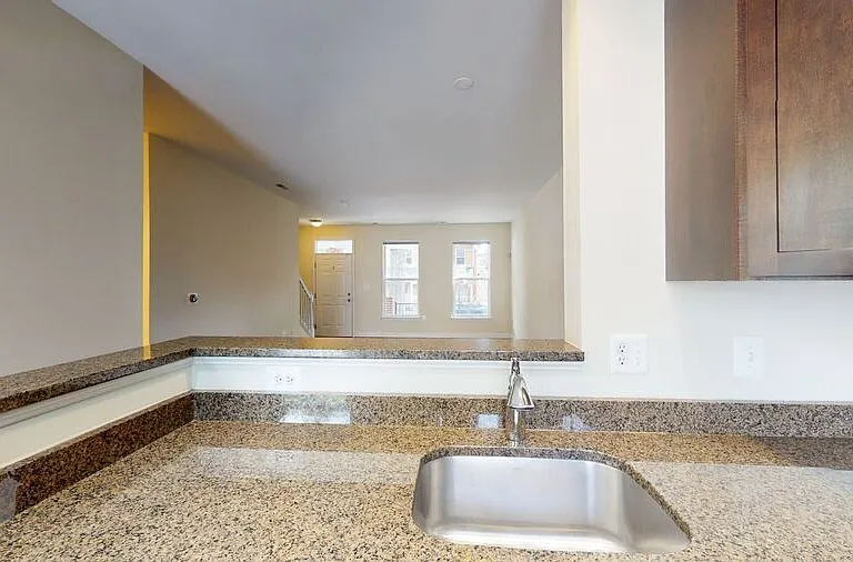 720 Barnes St NE — Photo 15