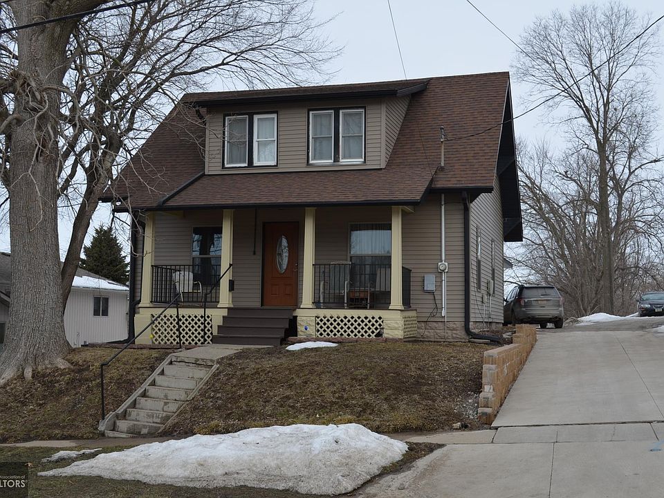 1st image of 707 C Ave E
