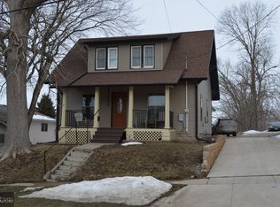 707 C Ave E, Oskaloosa, IA 52577