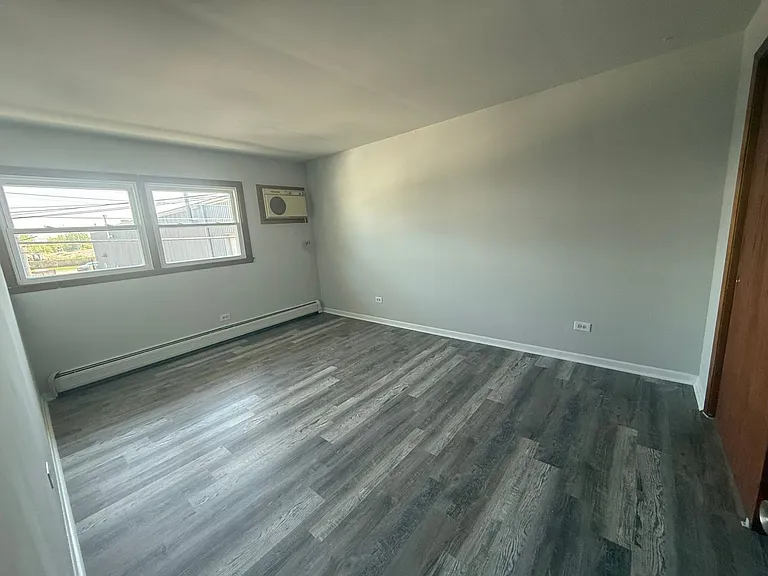4620 Maple Avenue — Photo 7