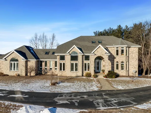 4092 W Pond Rd, Leaf River, IL 61047