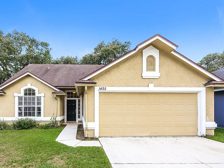 1455 Beecher Ln — Photo 1