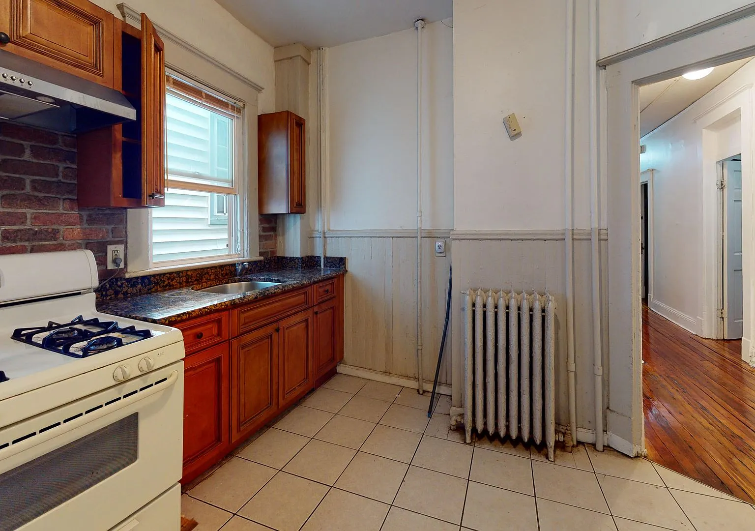 Wonder 5 Bedroom Student Housing — Photo 1