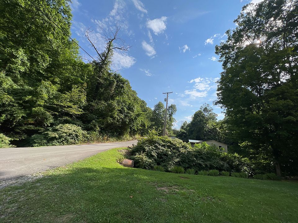 2nd image of 202 Windy Fork Rd