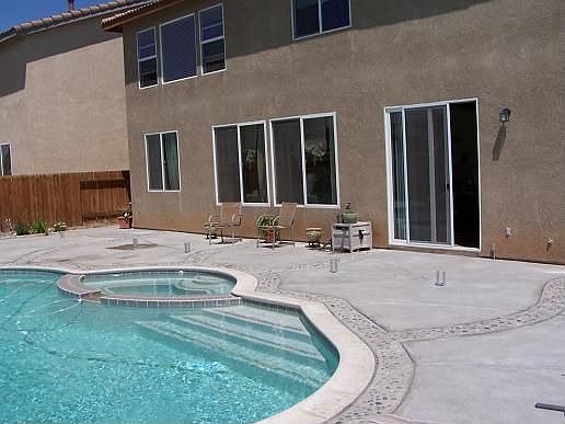 2 Story with Pool