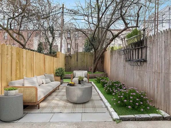 394 15th St APT 1RR, Brooklyn, NY 11215