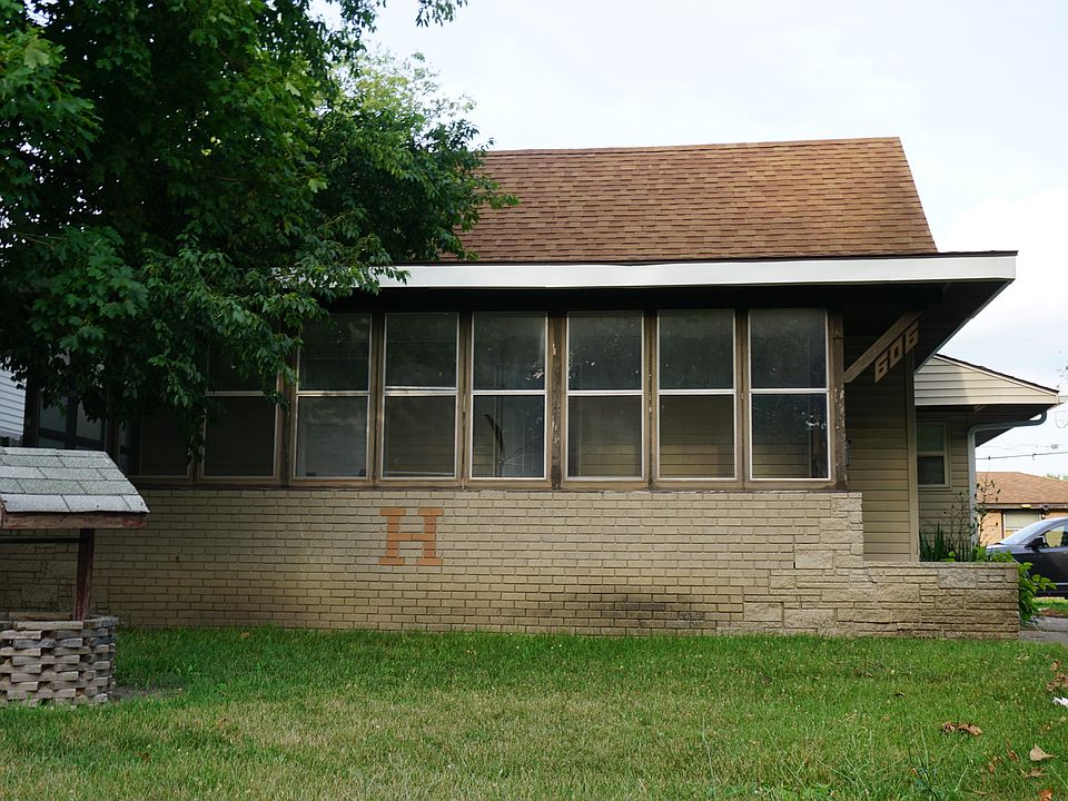 2nd image of 606 Forrest St