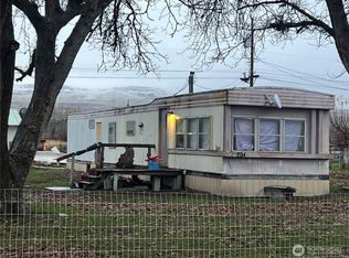 204 Davis Ave., Brewster, WA 98812