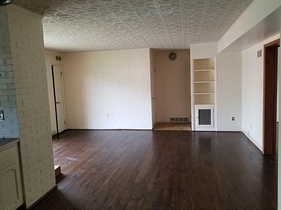 3rd image of 1713 Mears Ave APT 4