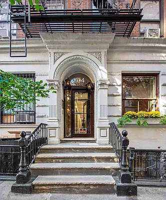 Rented by Compass | media 9