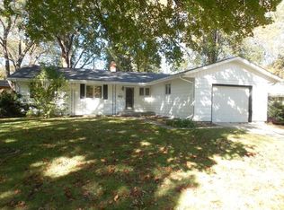 219 W Hillcrest Dr, Dekalb, IL 60115