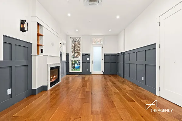 Rented by The Agency | media 12